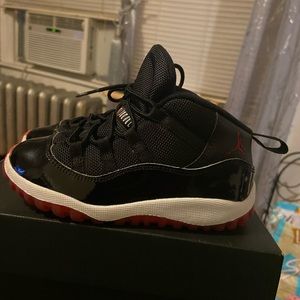 Kids sneakers size 10c